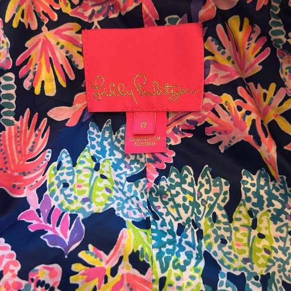 Lilly Pulitzer white Puffer coat jacket with ruffle detail. Size 0 Like New - Picture 4 of 4